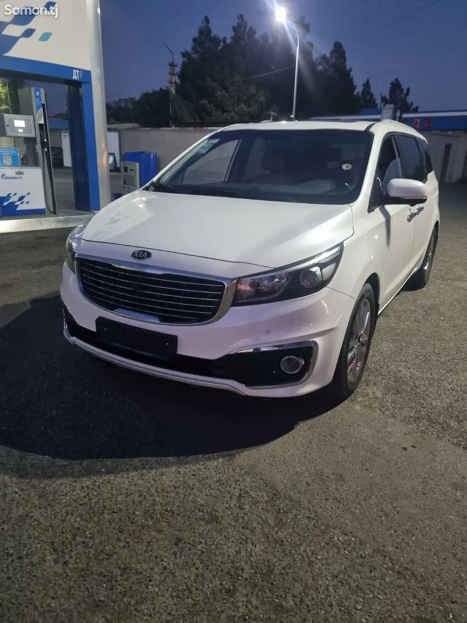 Kia Carnival, 2015-2