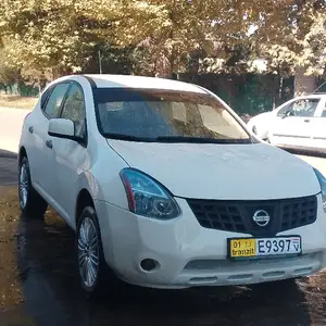 Nissan Rogue, 2009