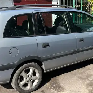 Opel Zafira, 2002