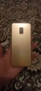 Samsung Galaxy A8+-4