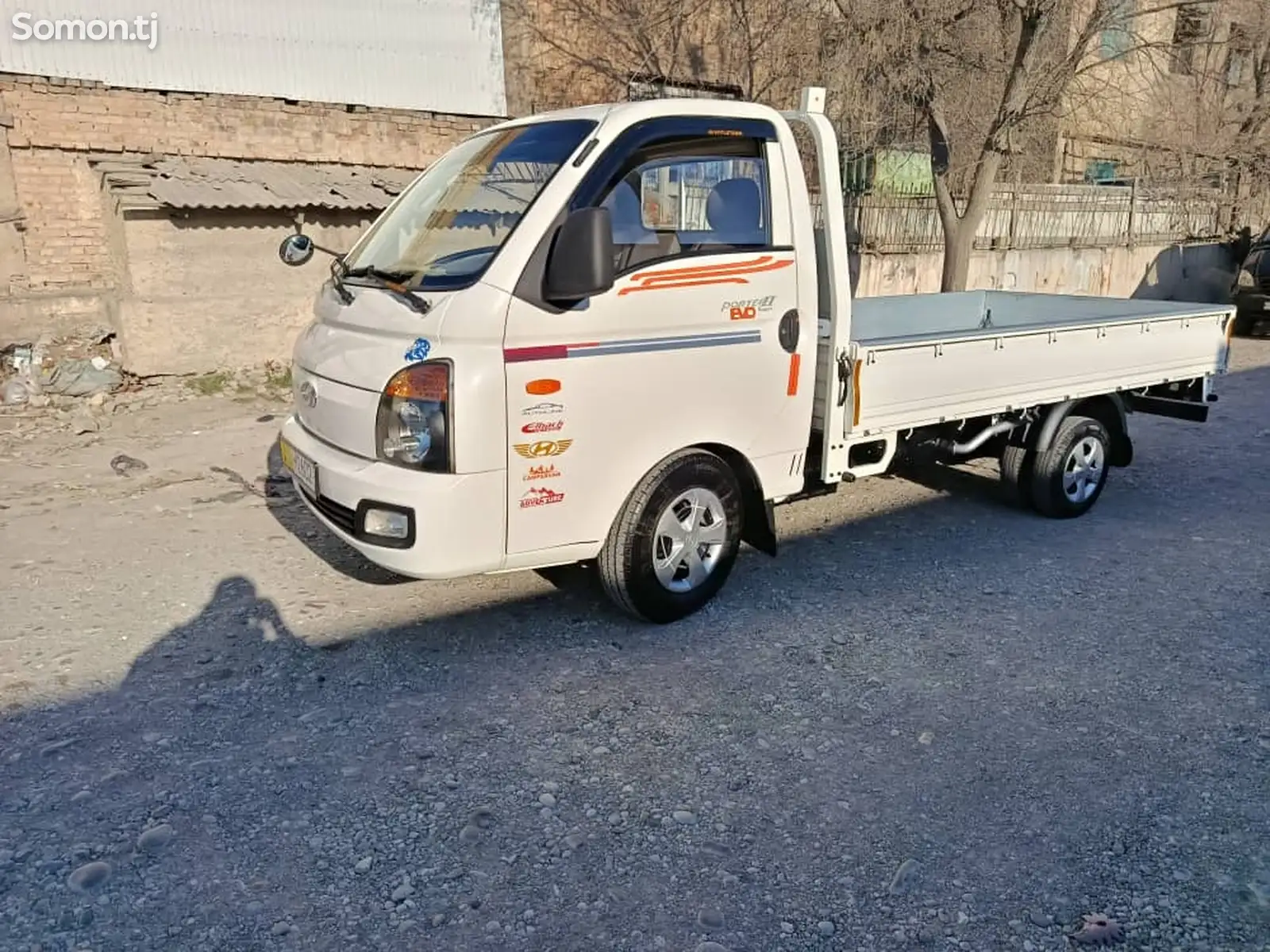 Бортовой автомобиль Hyundai Porter, 2015-1