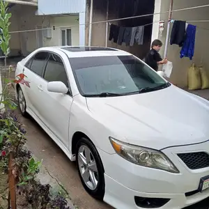 Toyota Camry, 2011