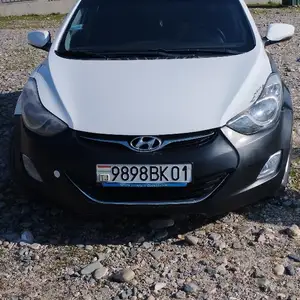 Hyundai Elantra, 2011