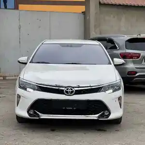 Лобовое стекло на Toyota Camry 5