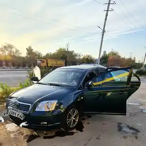 Toyota Avensis, 2004