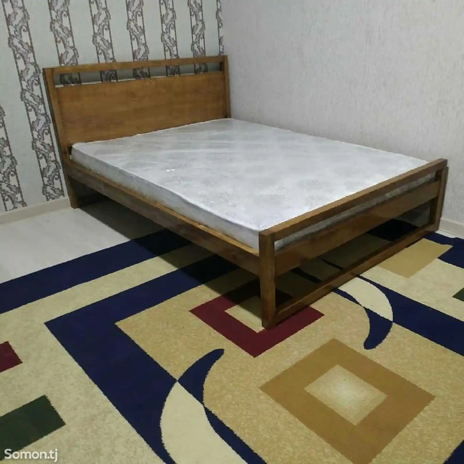 кровать двухспальная-1
