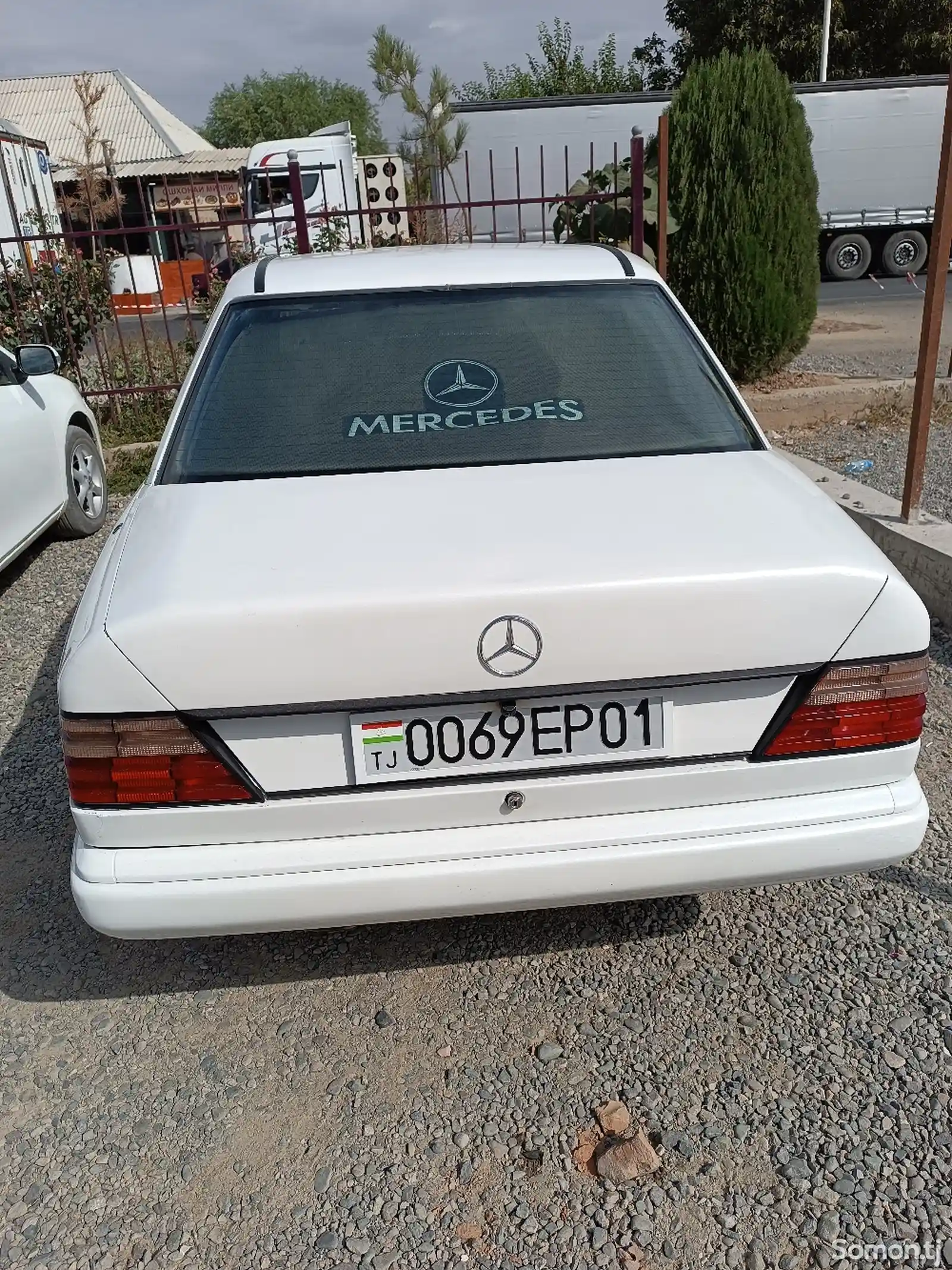 Mercedes-Benz E class, 1990-8