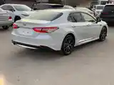 Toyota Camry, 2018-13