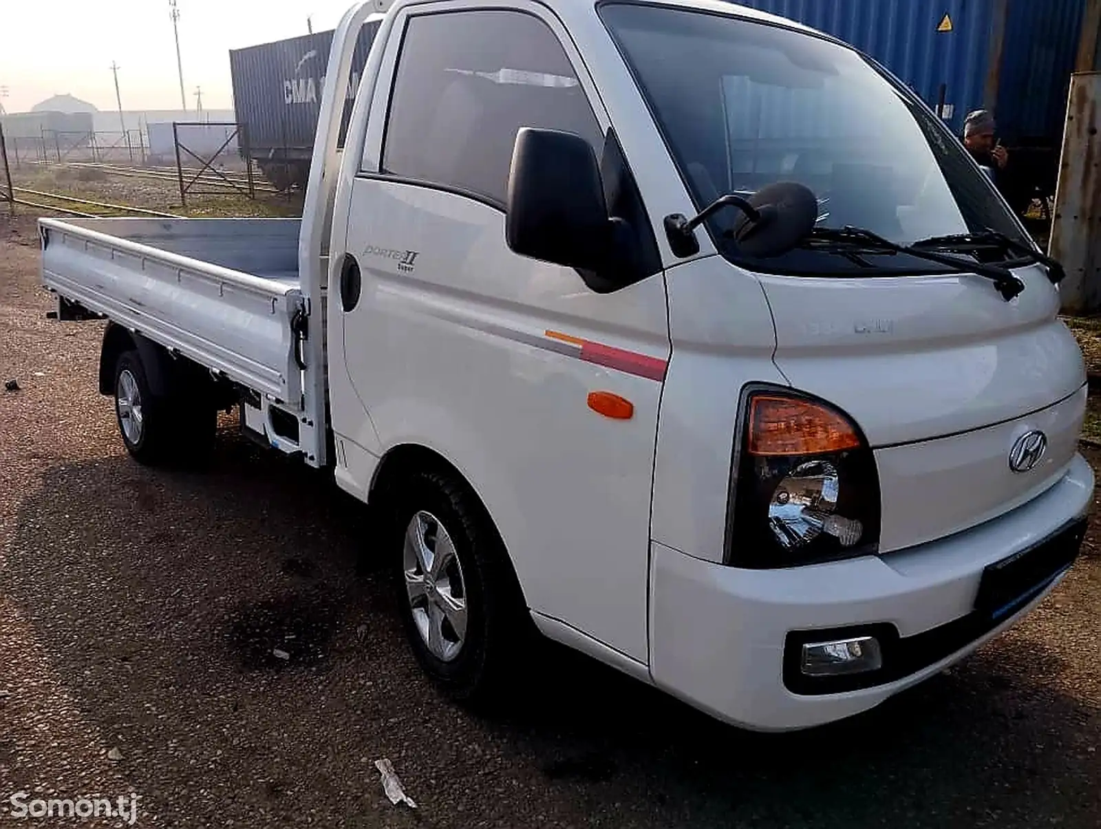 Бортовой автомобиль Hyundai Porter, 2016-1