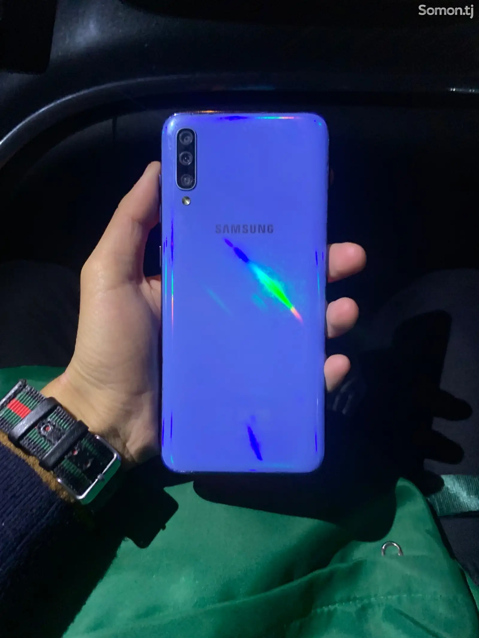 Samsung Galaxy A70-1