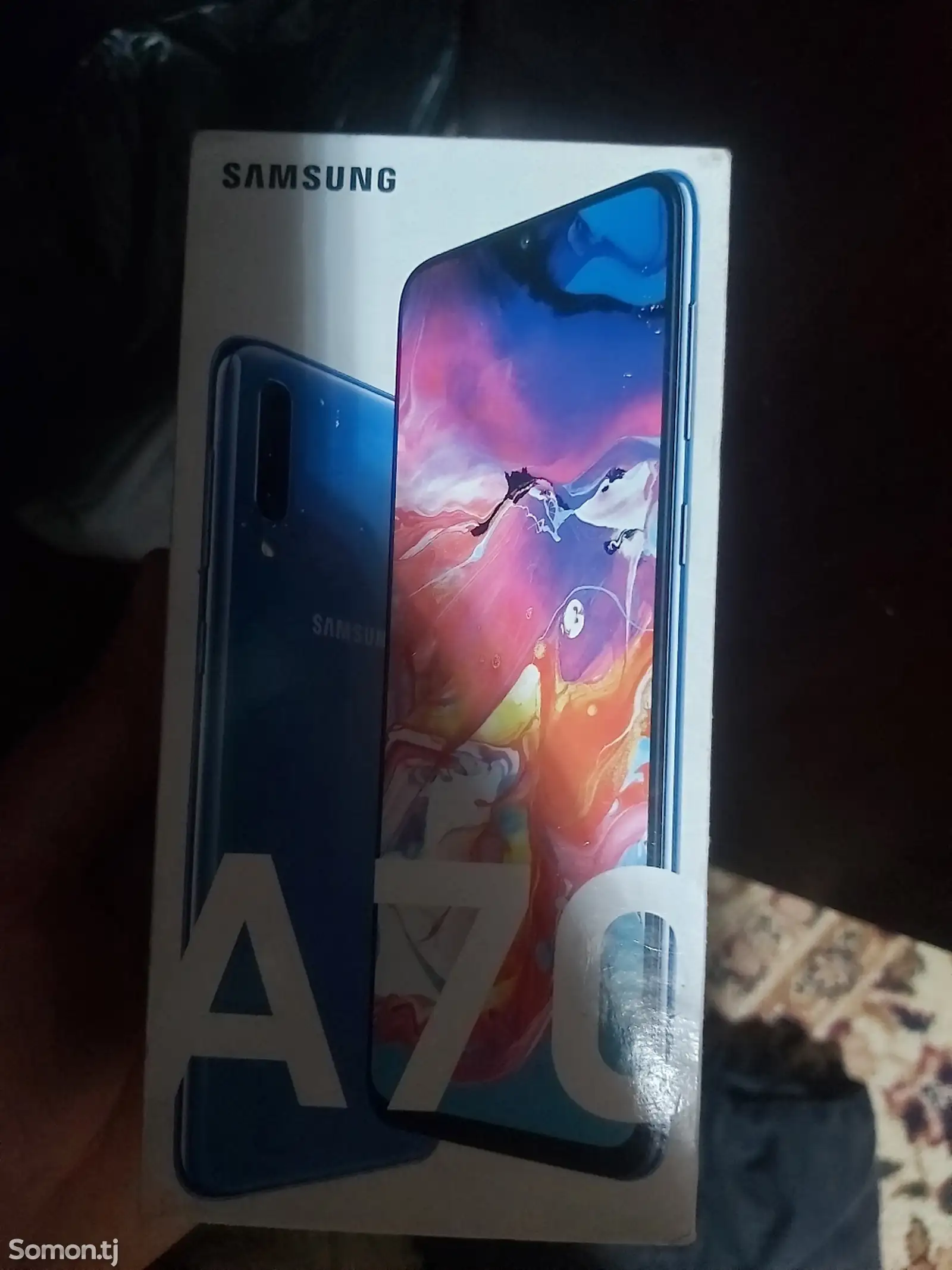 Samsung Galaxy A70-1