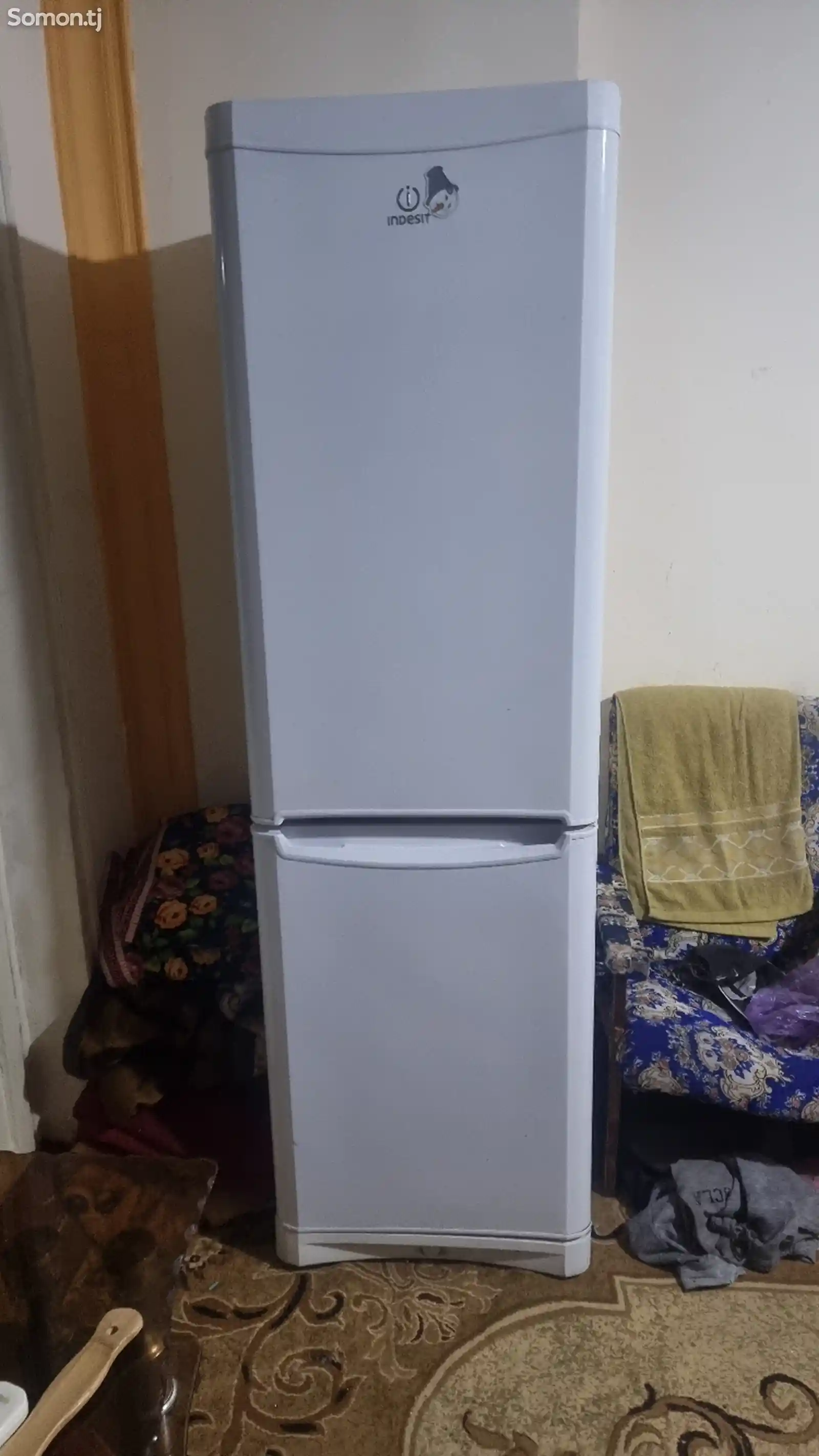 Холодильник indesit-2
