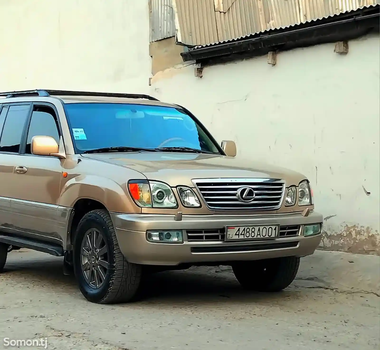 Lexus LX series, 2001-6