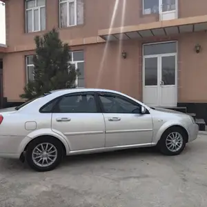 Chevrolet Lacetti, 2005