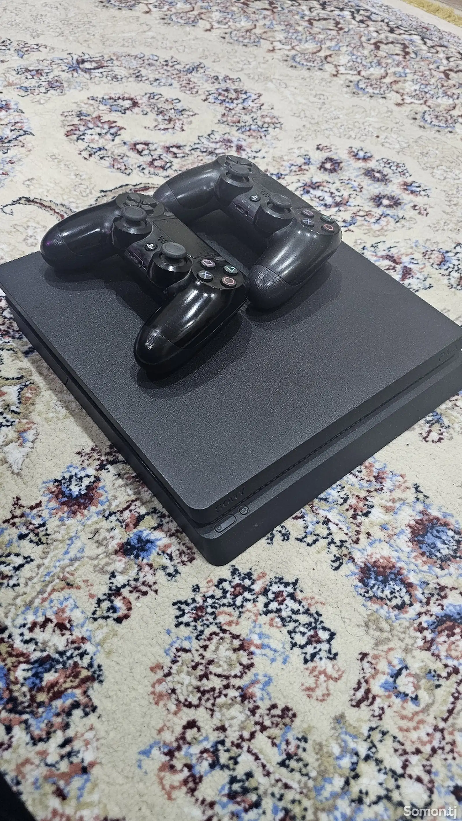 Игровая приставка Sony PlayStation 4 slim-1