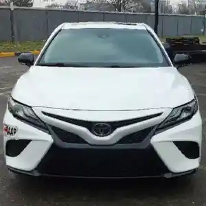 Лобовое стекло от Toyota Camry 6 70