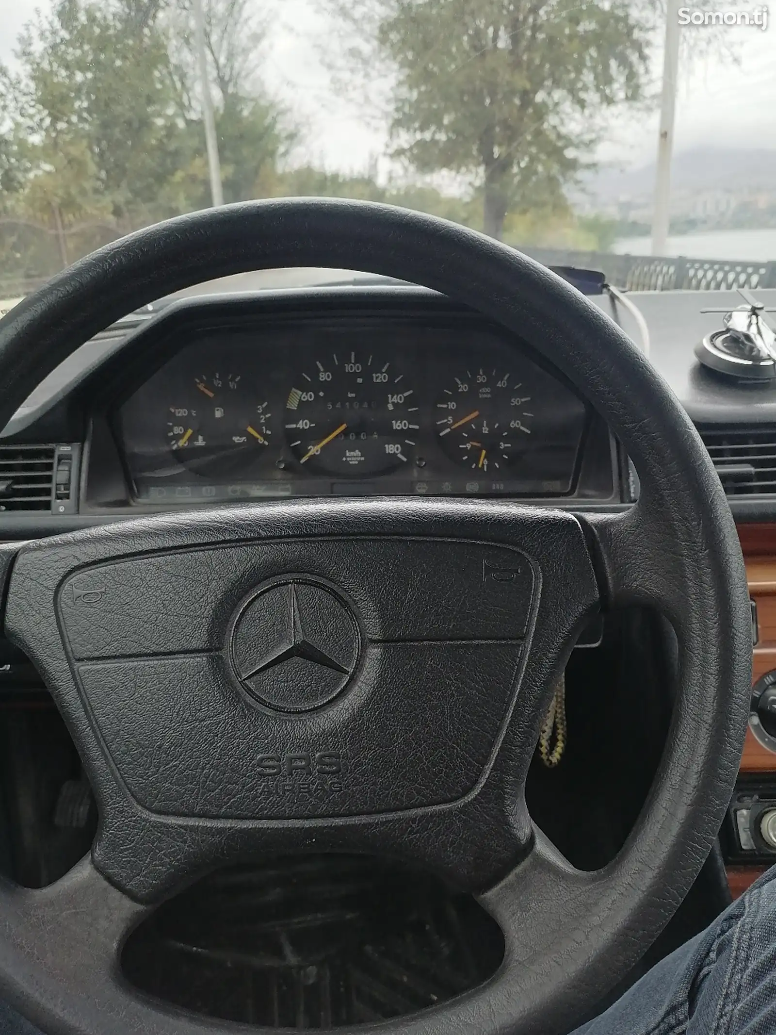 Mercedes-Benz W124, 1993-12