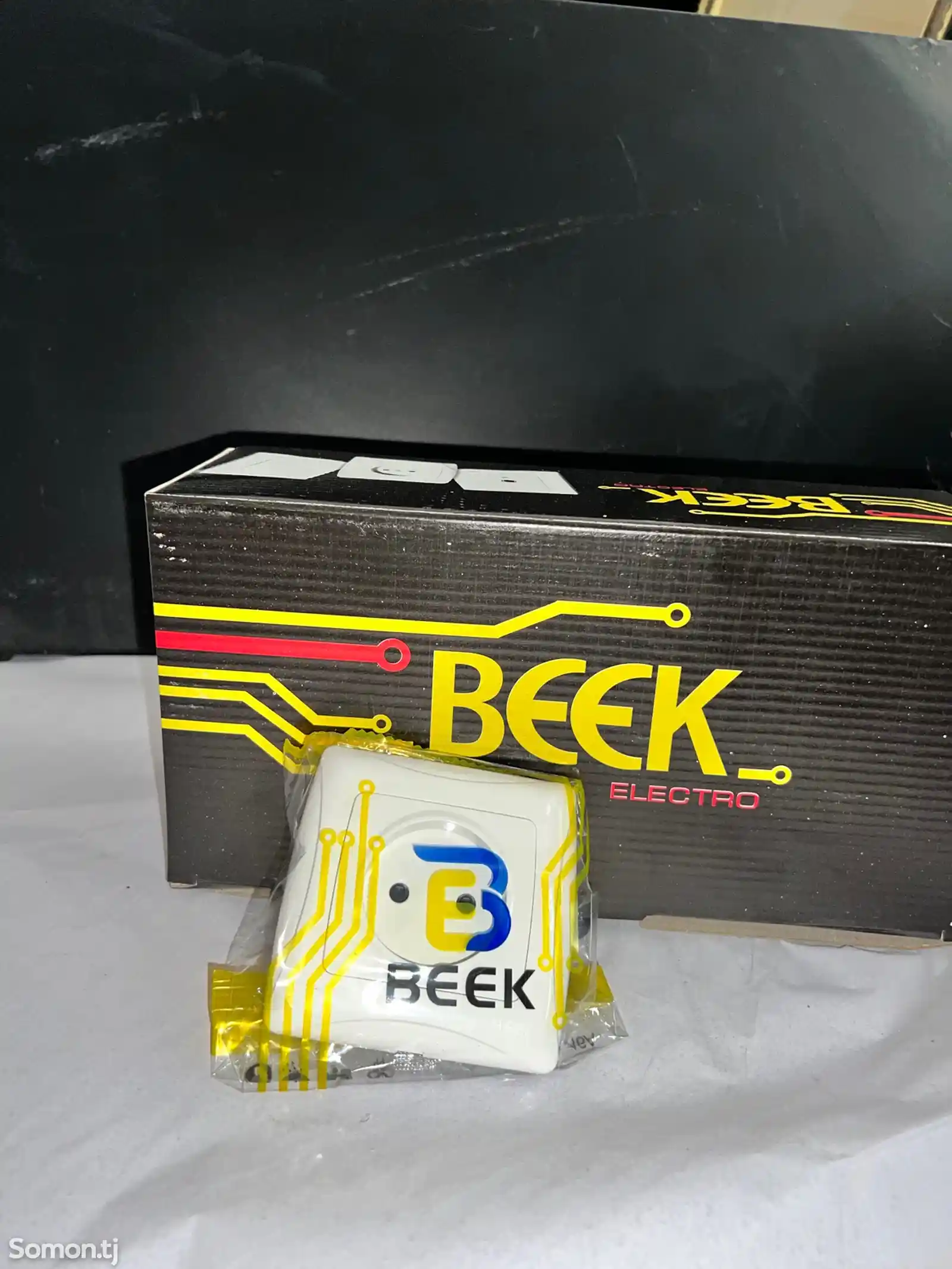 Разетка BEEK-1