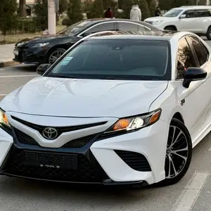 Toyota Camry, 2020