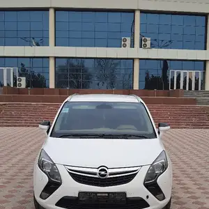 Opel Zafira, 2012