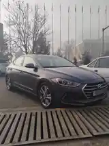 Hyundai Elantra, 2018-8