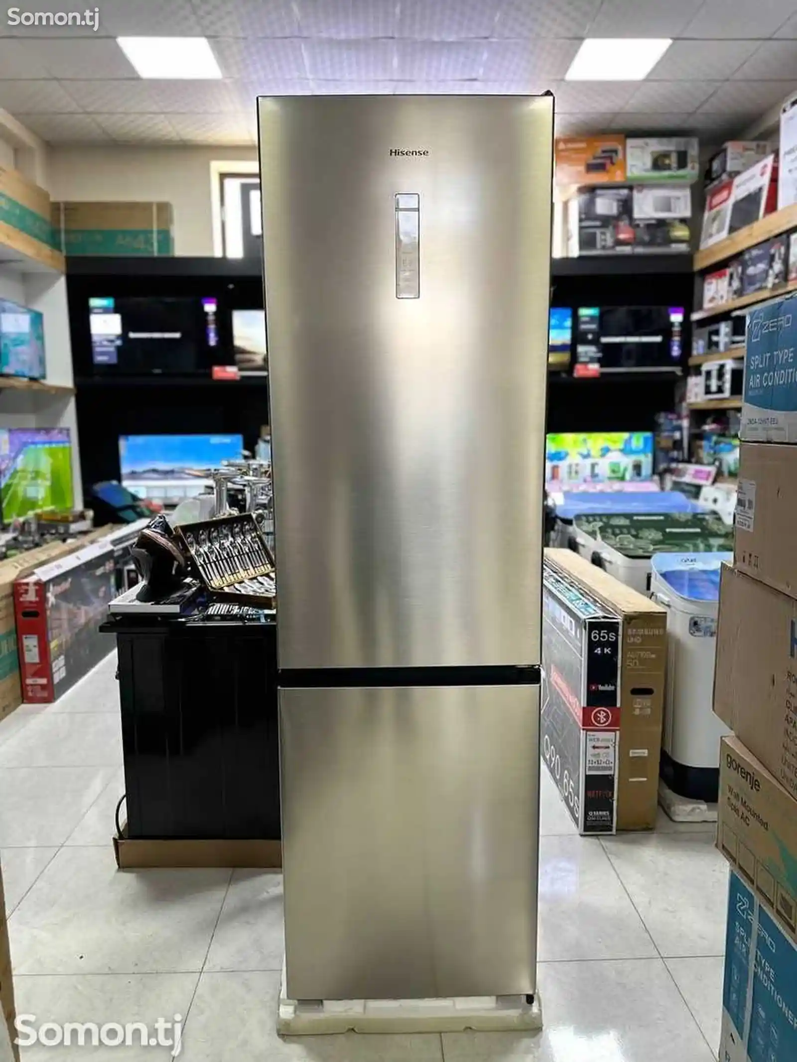 Холодильник Hisense-1
