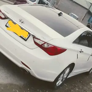 Hyundai Sonata, 2011