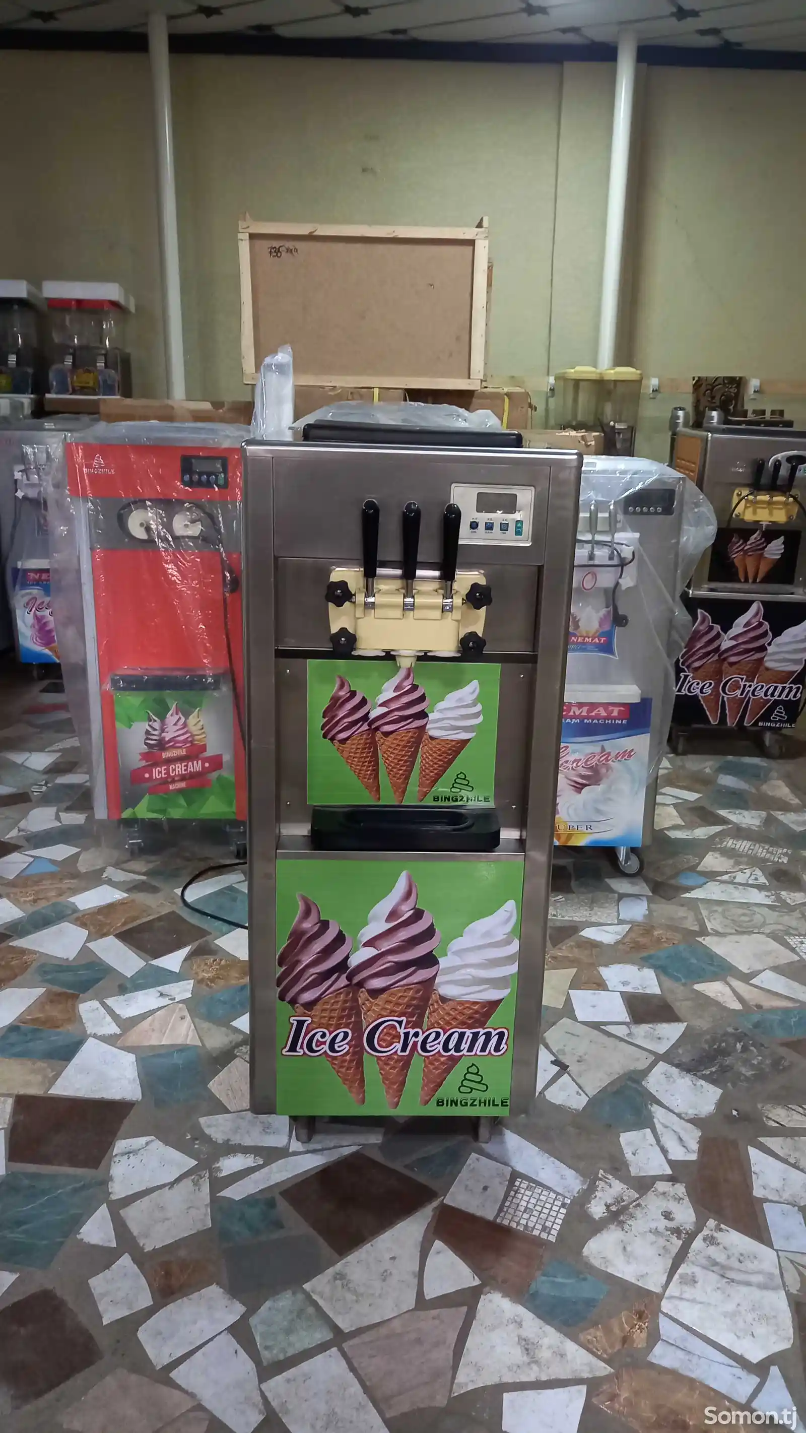 Аппарат фризер для мороженого