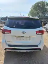 Капот от KIA Carnival-2