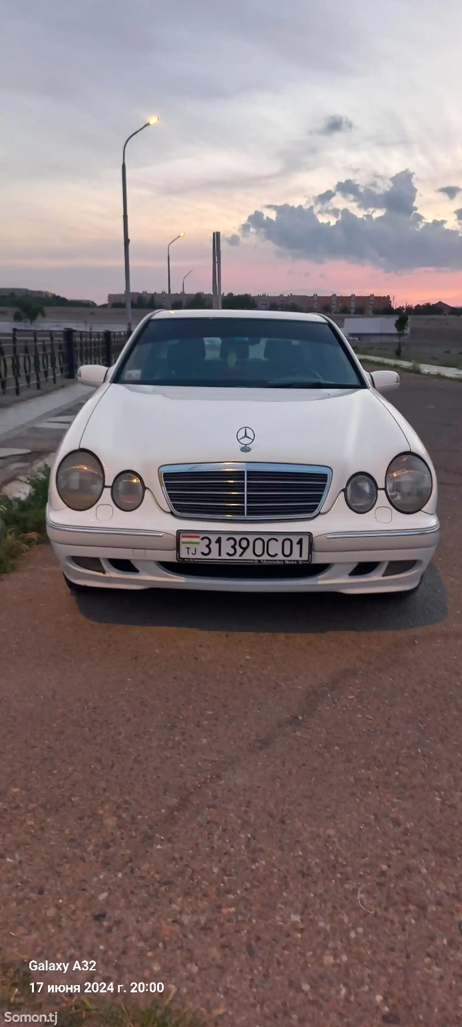 Mercedes-Benz E class, 2000-1