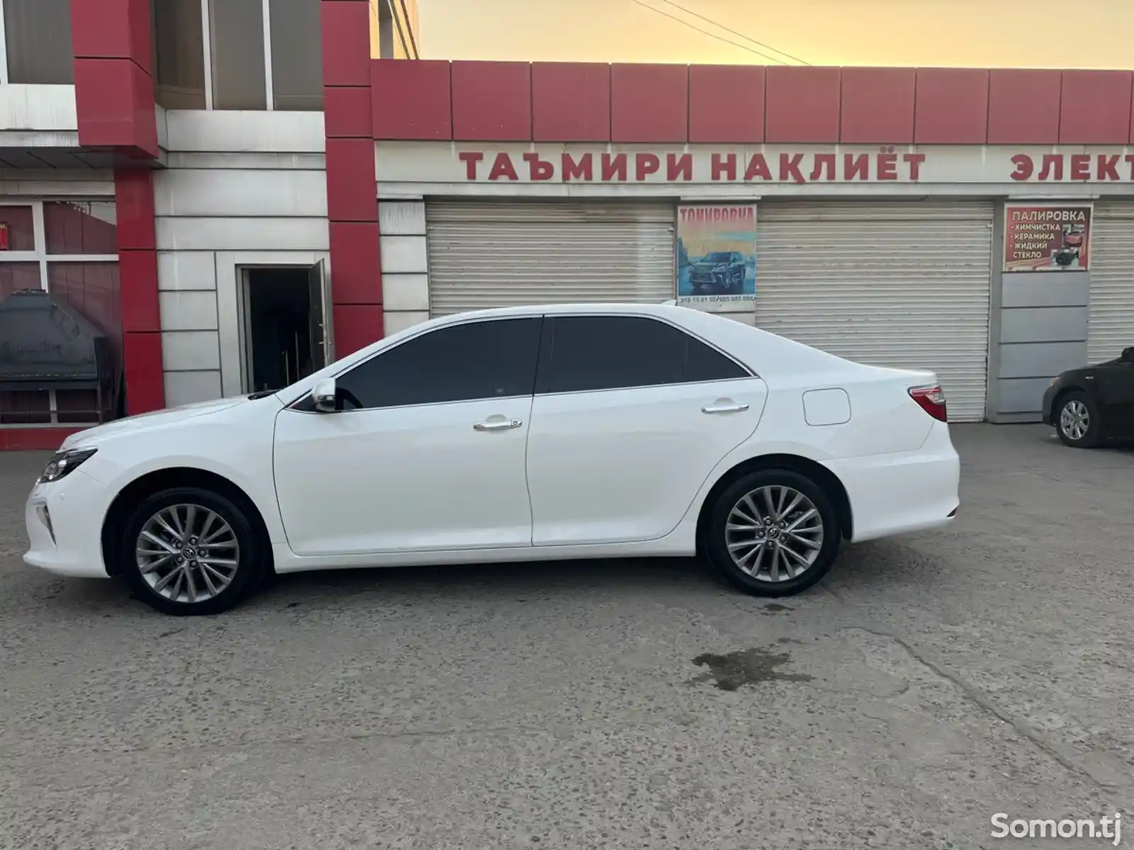 Toyota Camry, 2017-4