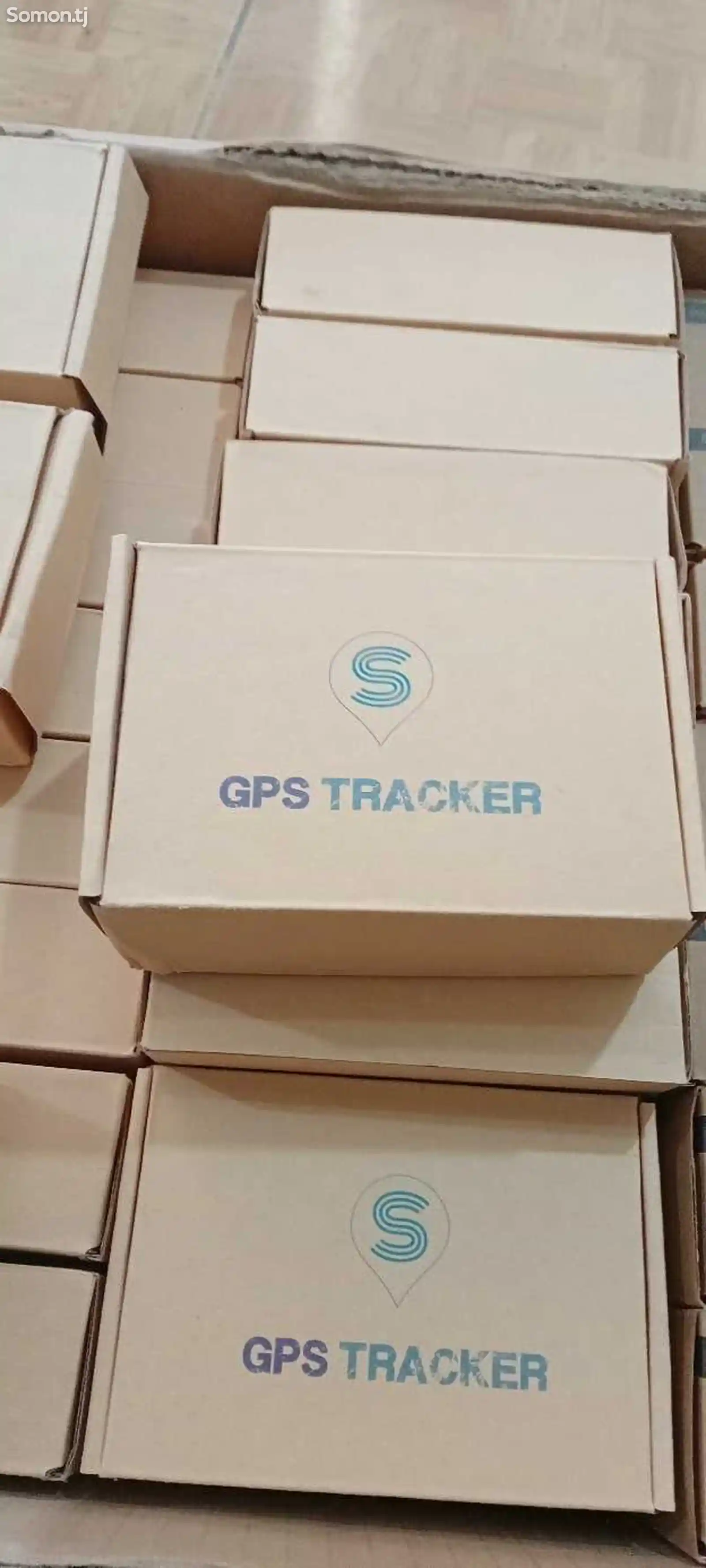 Gps-навигатор tracker-1