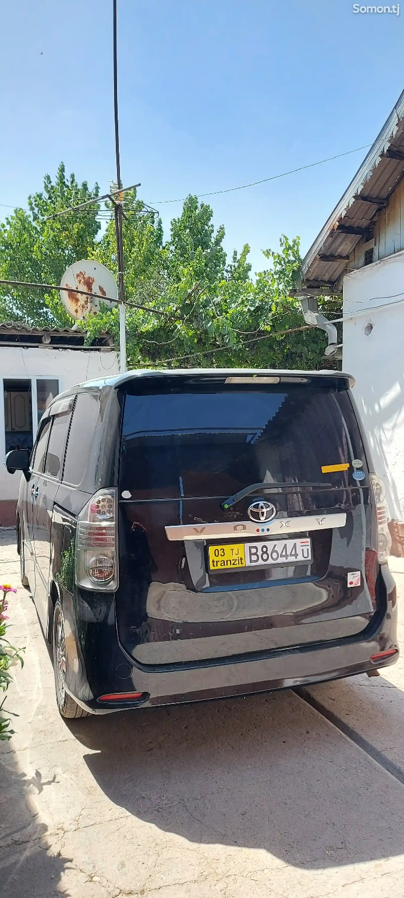 Toyota Voxy, 2010-6