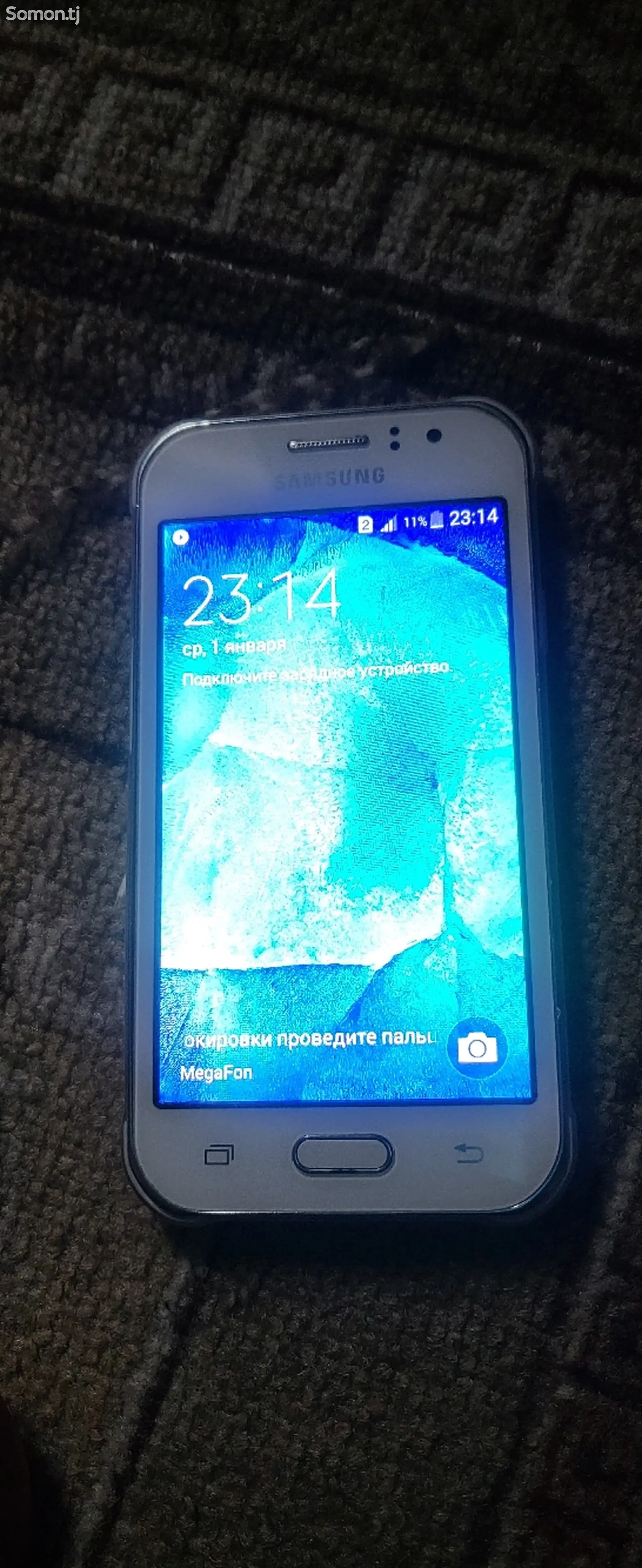 Samsung Galaxy j1 ace-1