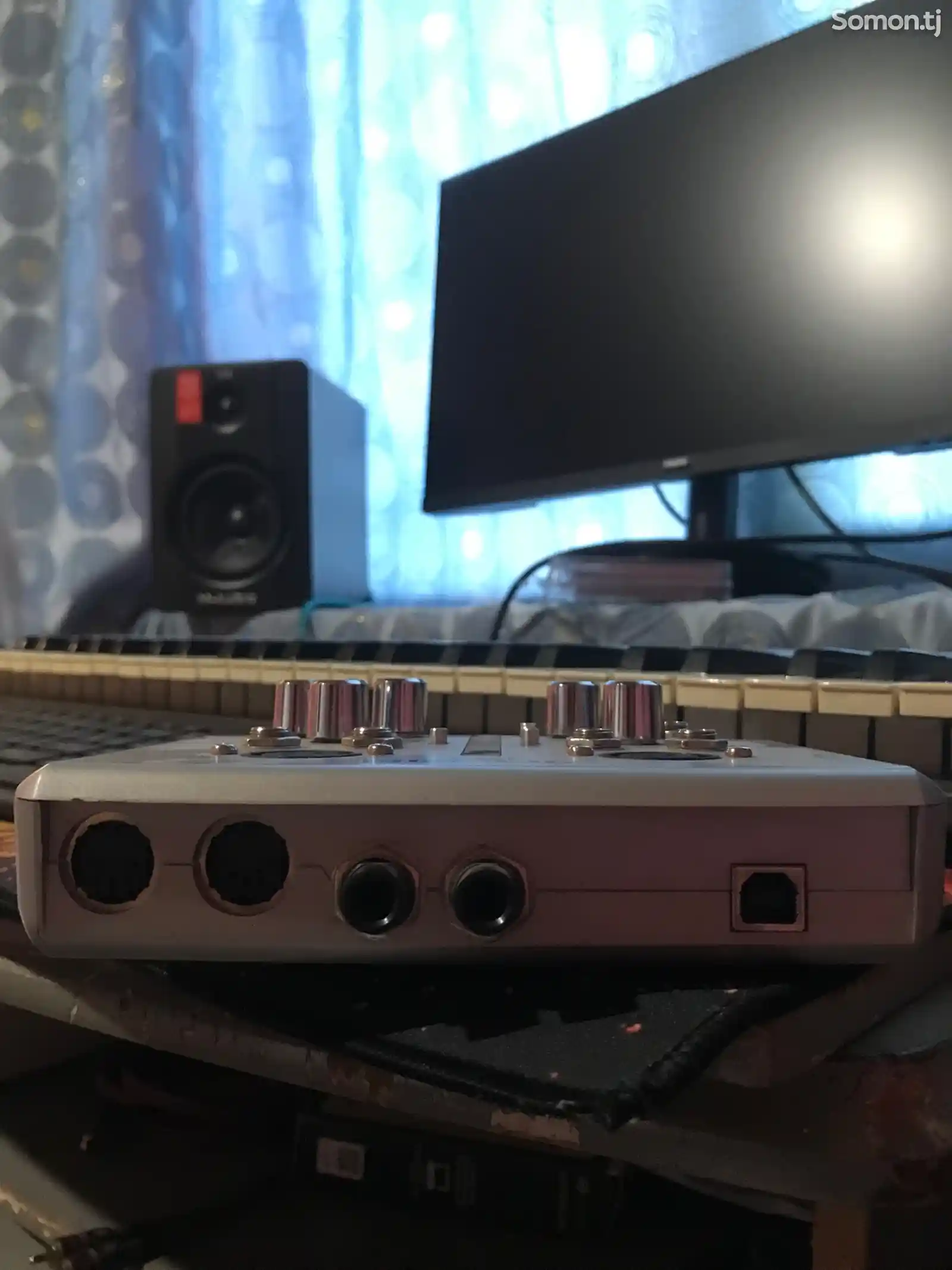 Звуковая карта Alesis io2 express-2