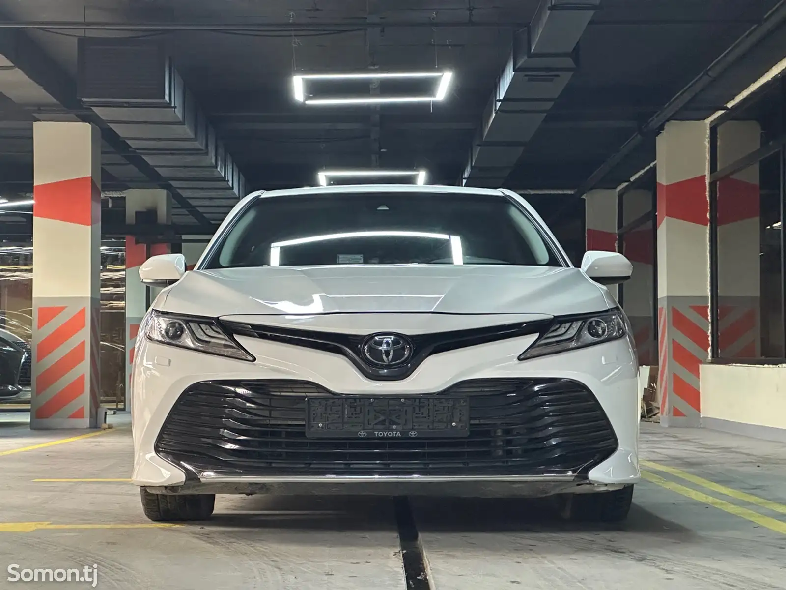 Toyota Camry, 2018-1