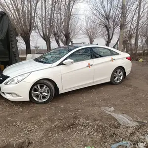 Hyundai Sonata, 2011