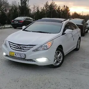 Hyundai Sonata, 2011