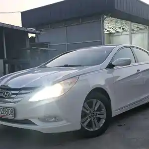 Hyundai Sonata, 2011