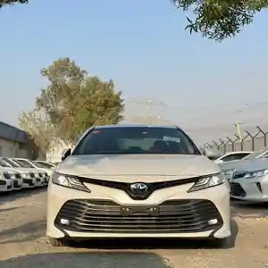 Toyota Camry, 2018