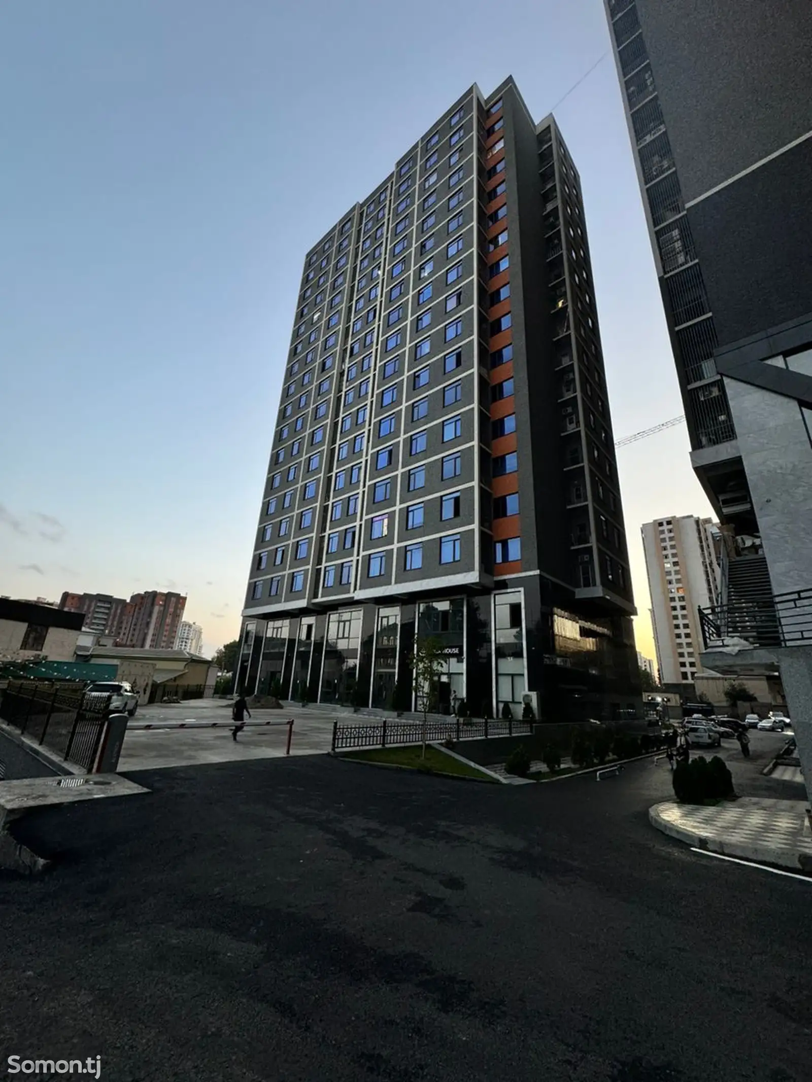 2-комн. квартира, 14 этаж, 86 м², Сомони-15