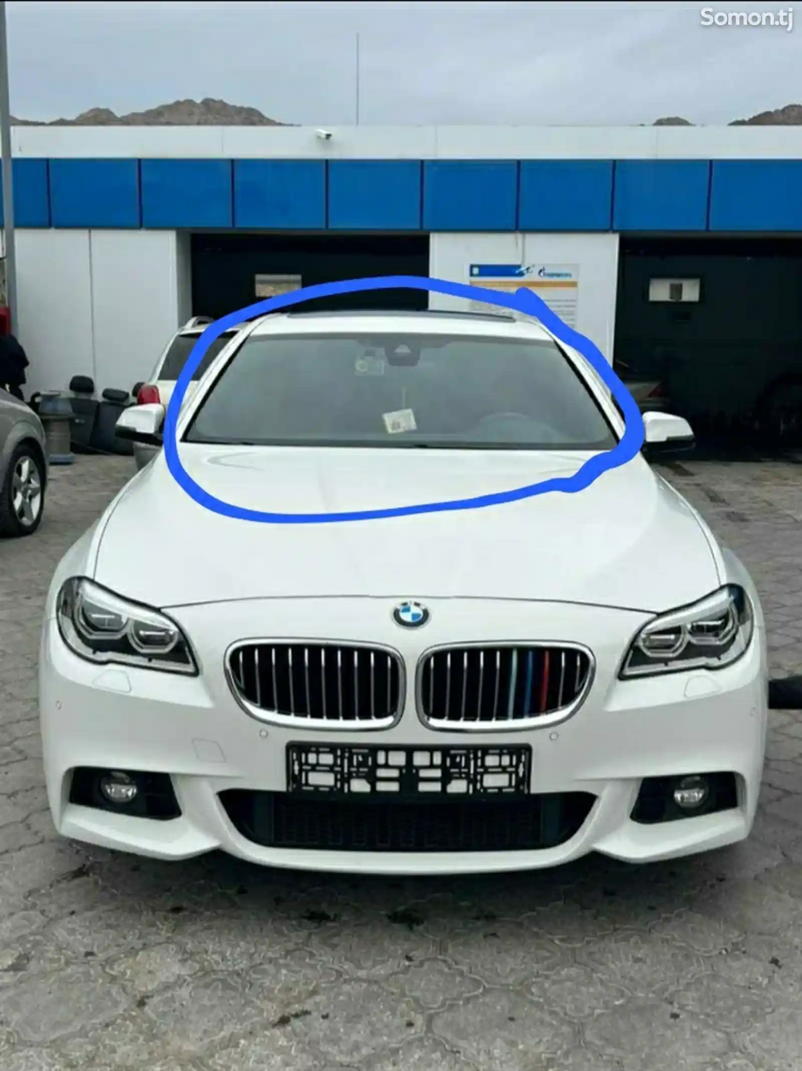 Лобовое стекло на BMW F10