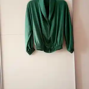 Блузка пиджак жакет шелковый