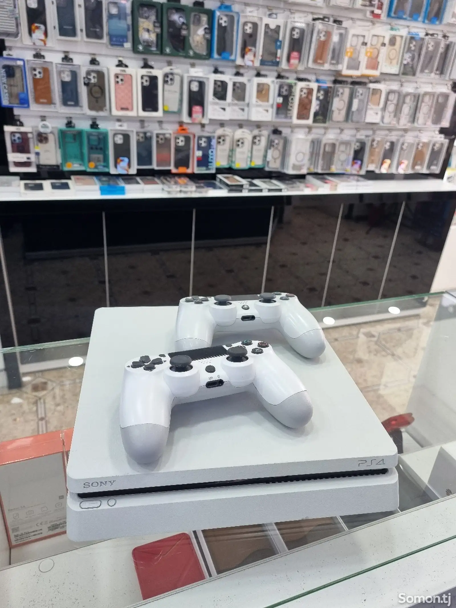 Игровая приставка Sony PlayStation 4 Slim-1