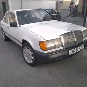 Mercedes-Benz W124, 1987