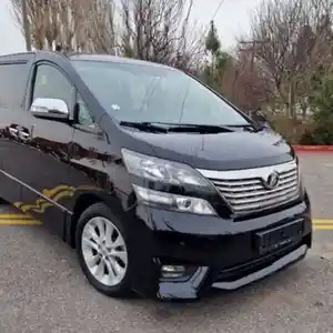 Лобовое стекло на Toyota Alphard