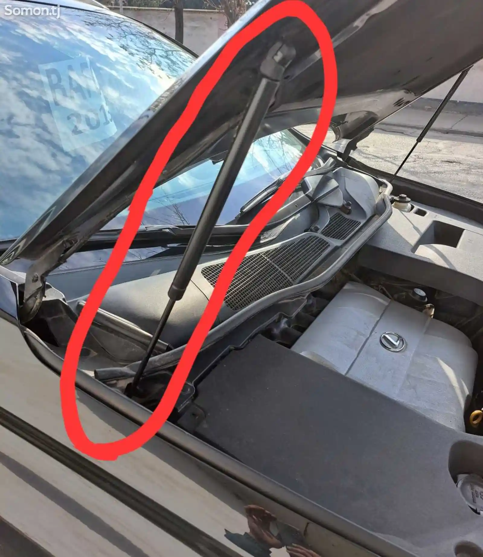 Амортизатор капота от Lexus RX 2010-2015-2