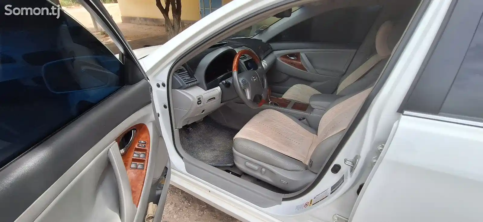 Toyota Camry, 2010-4