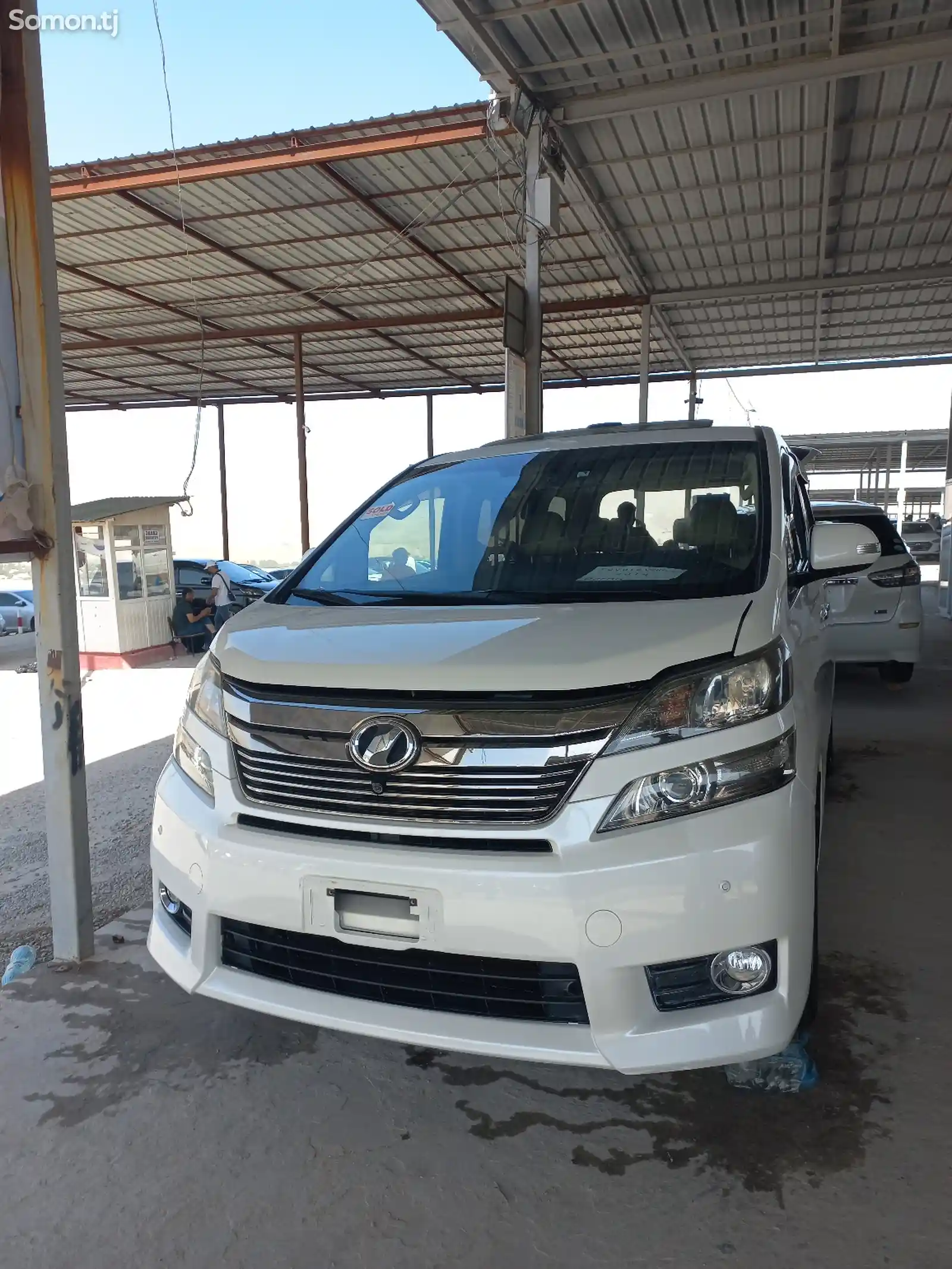 Toyota Vellfire, 2014-1