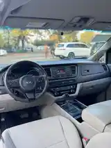 Kia Sedona, 2015-9